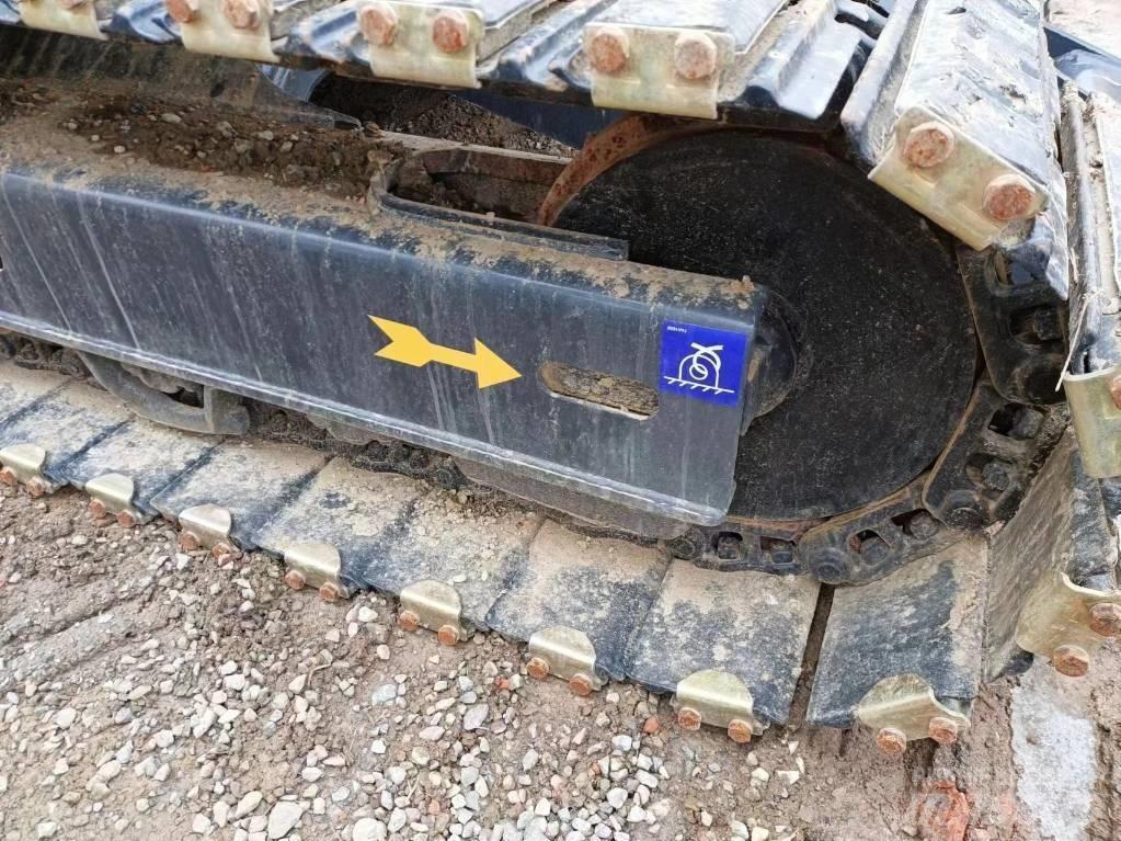 Komatsu PC 70-8 حفارات زحافة