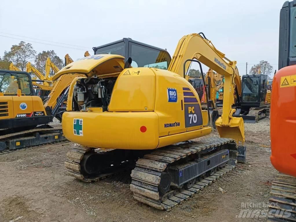 Komatsu PC 70-8 حفارات زحافة