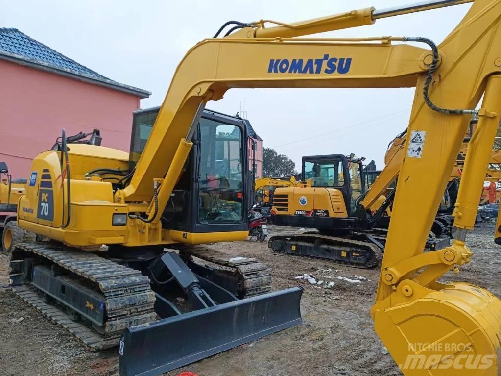 Komatsu PC 70-8 حفارات زحافة