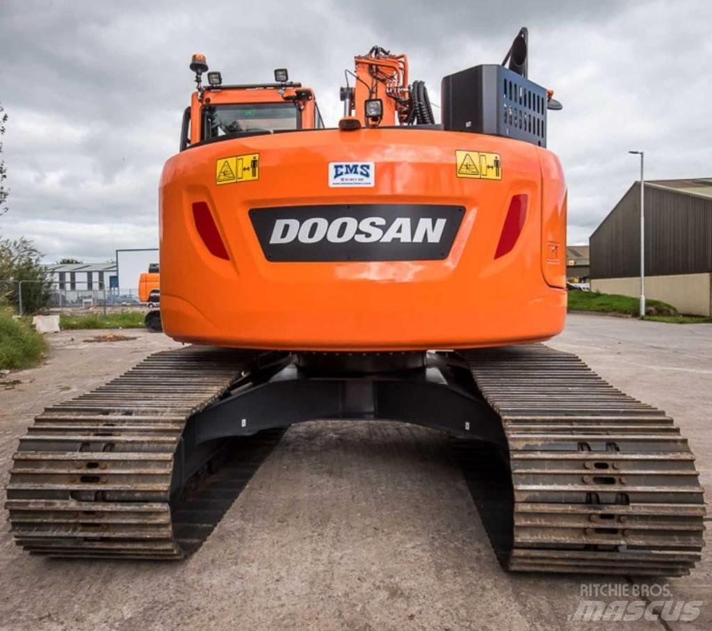 Doosan DX 235 LCR-5 حفارات زحافة