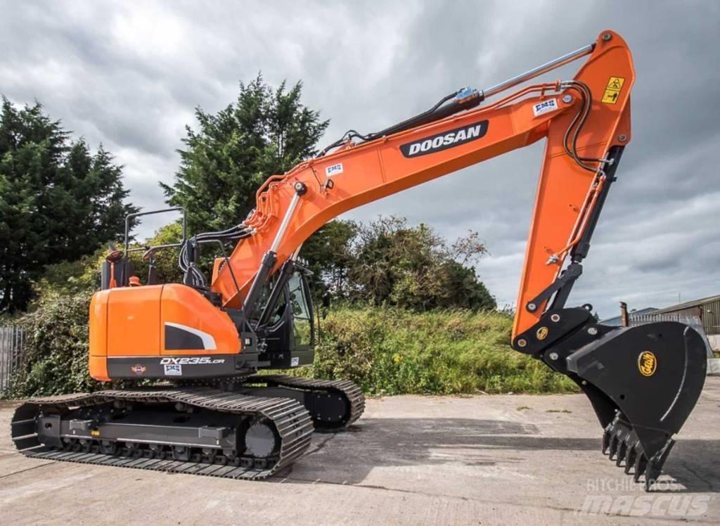 Doosan DX 235 LCR-5 حفارات زحافة