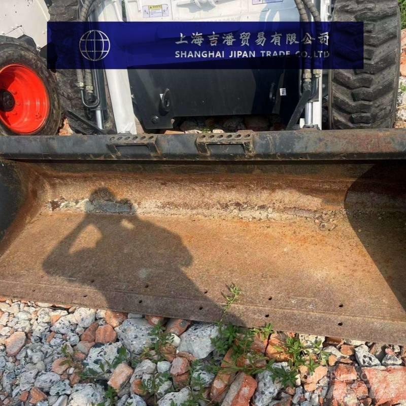 Bobcat S 590 لوادر انزلاقية التوجيه