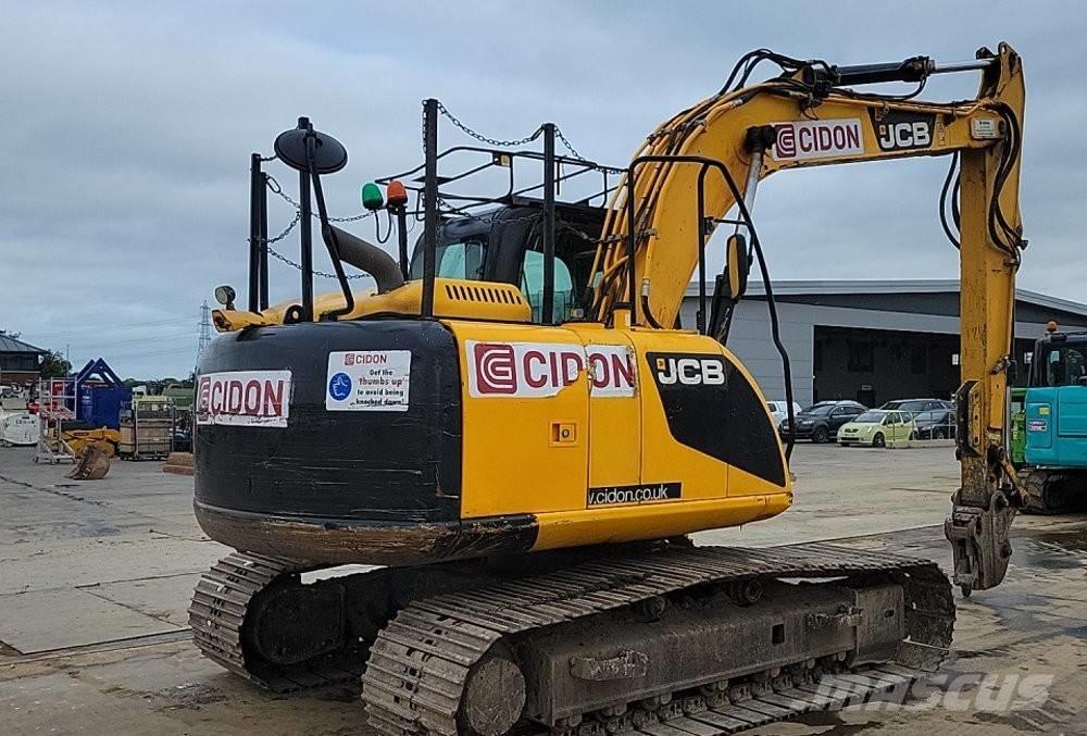 JCB JS 130 LC حفارات زحافة