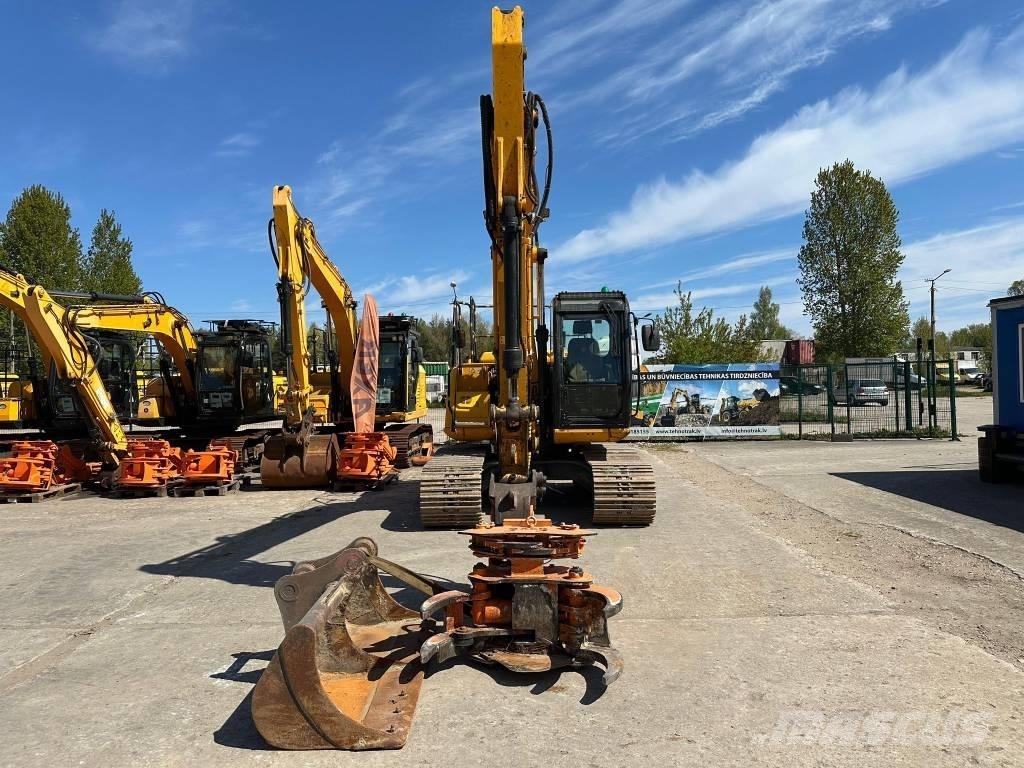 JCB JS 130 LC حفارات زحافة