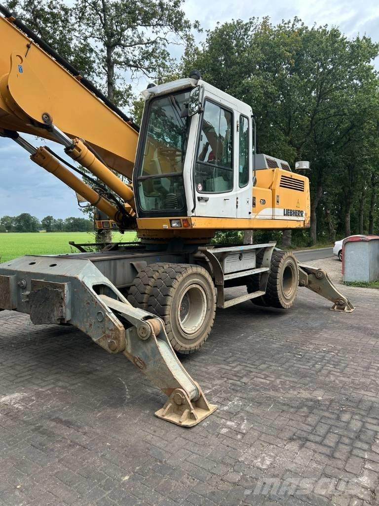Liebherr 934 B مناولات المخلفات / مناولات صناعية