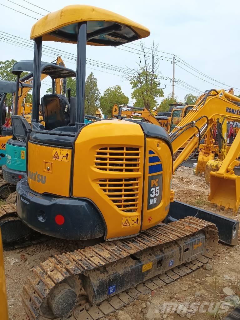 Komatsu PC 35 حفارات زحافة