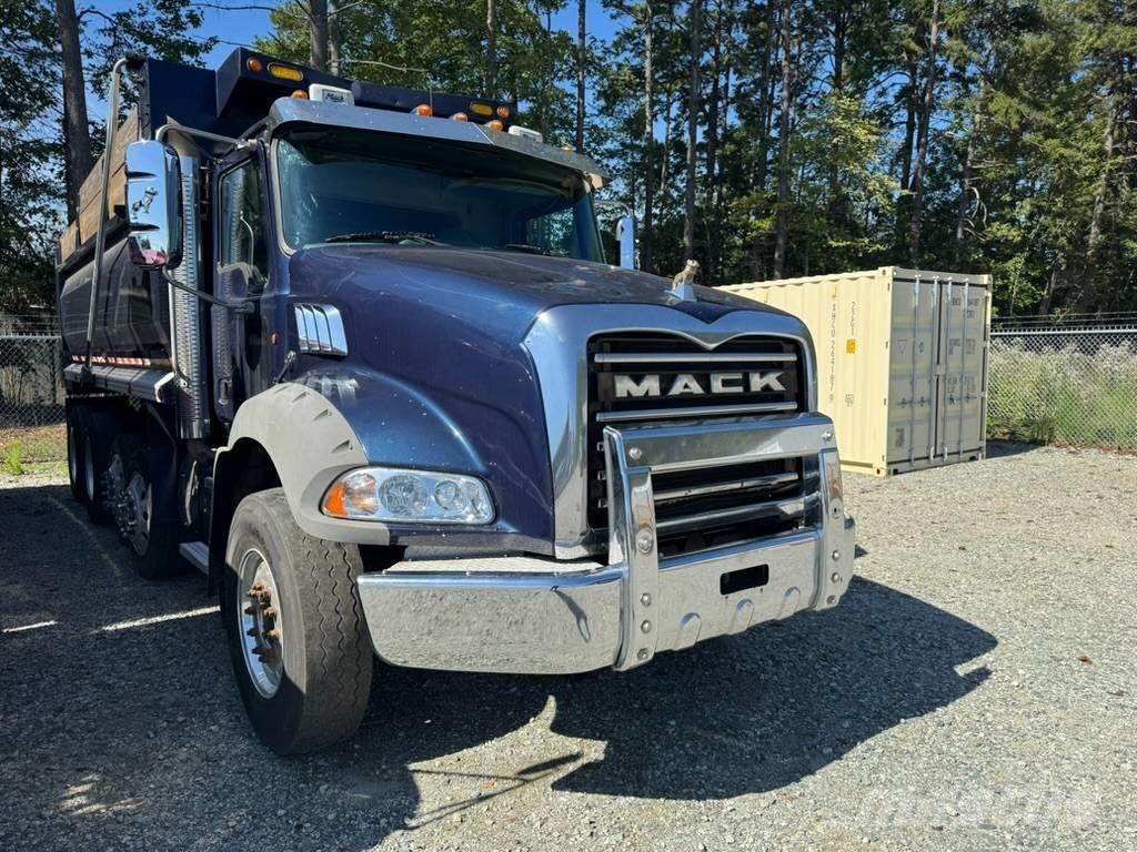 Mack GU813 شاحنات قلابة