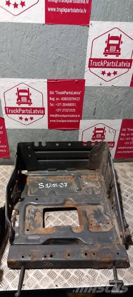 Scania R 440    2140666 الشاسيه والتعليق