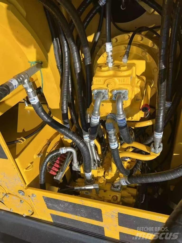 Komatsu 300-7 حفارات زحافة
