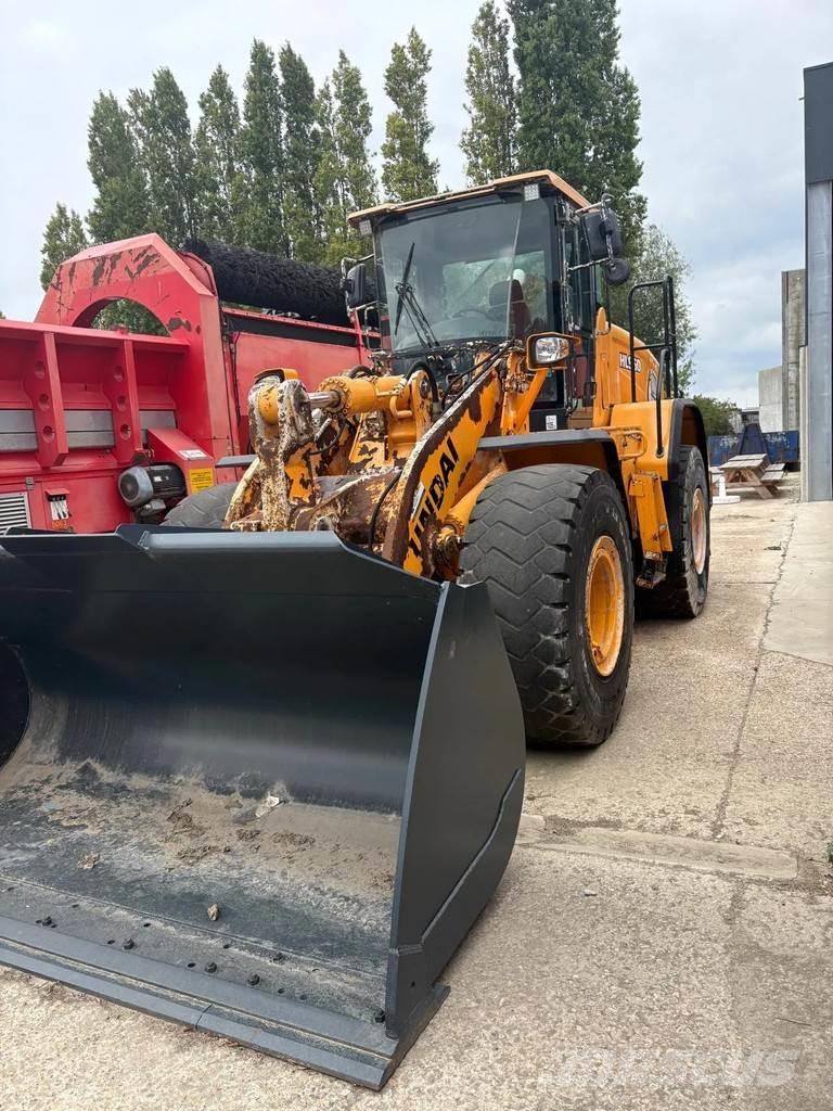 Hyundai HL960 لوادر بعجل
