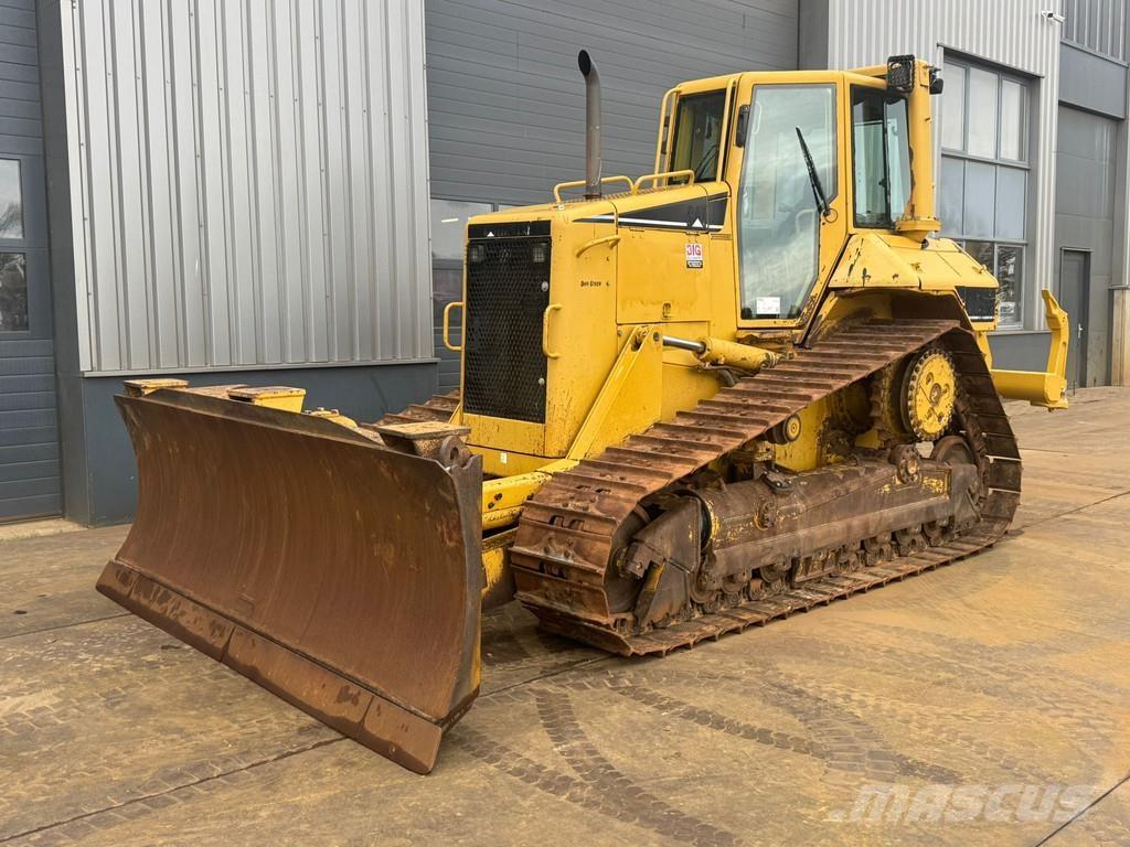 CAT D6N XL بلدوزرات مجنزرة