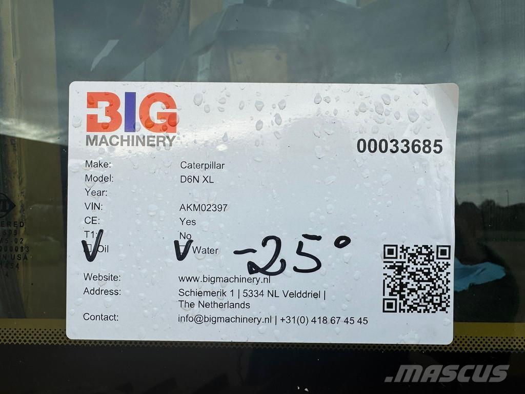 CAT D6N XL بلدوزرات مجنزرة