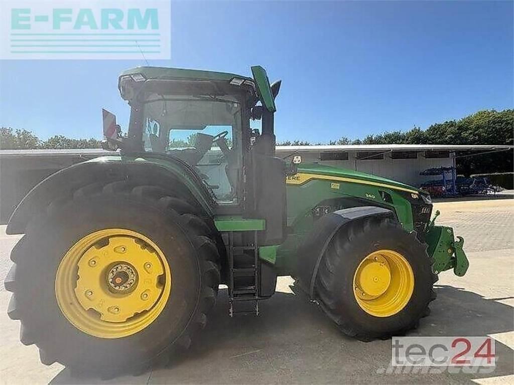 John Deere 8r340 الجرارات