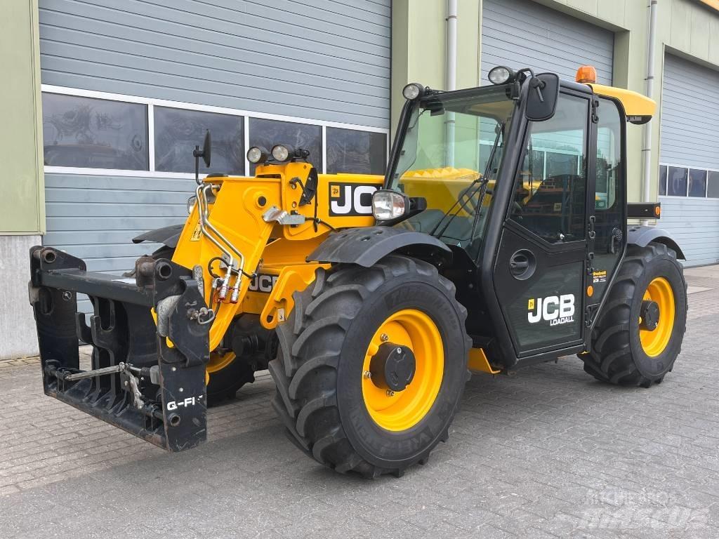JCB 527-58 Agri Plus معدات مناولة لأغراض الزراعة