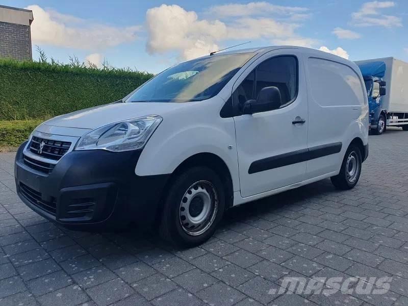 Peugeot Partner هيكل صندوقي