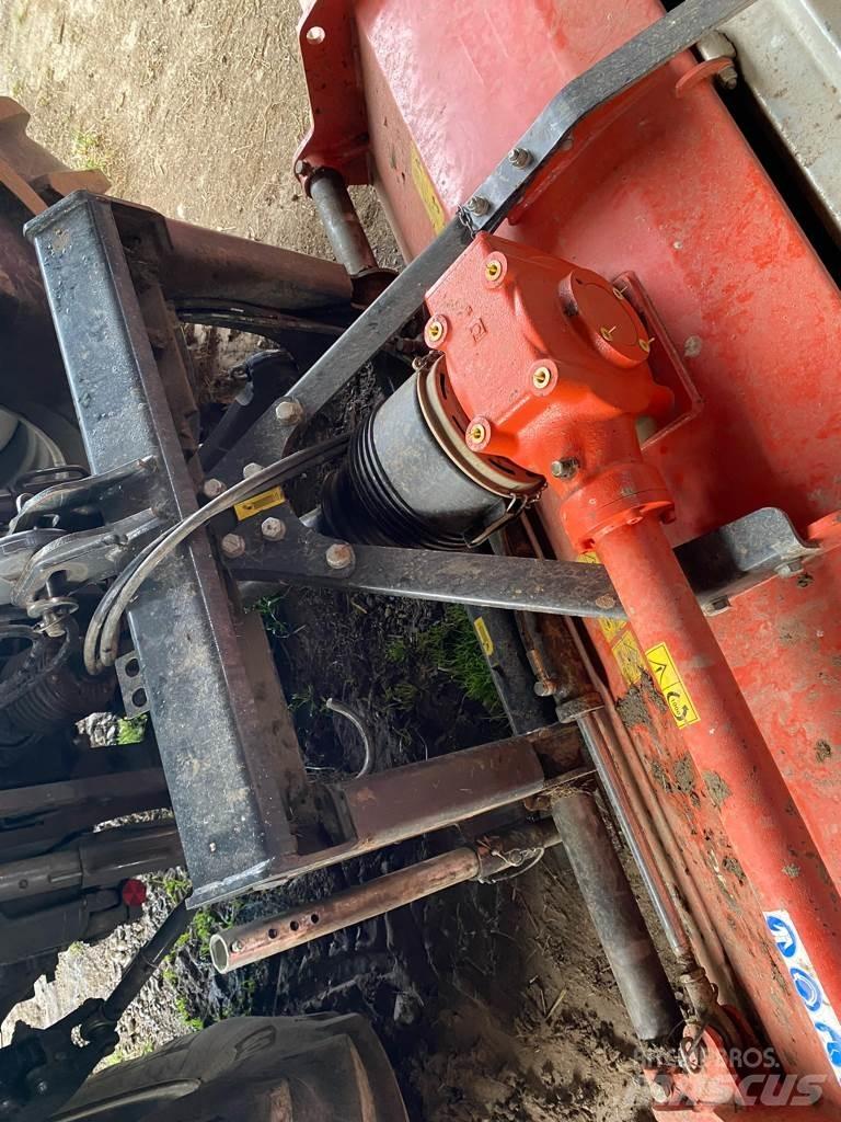 Kuhn BP 305 جراشات