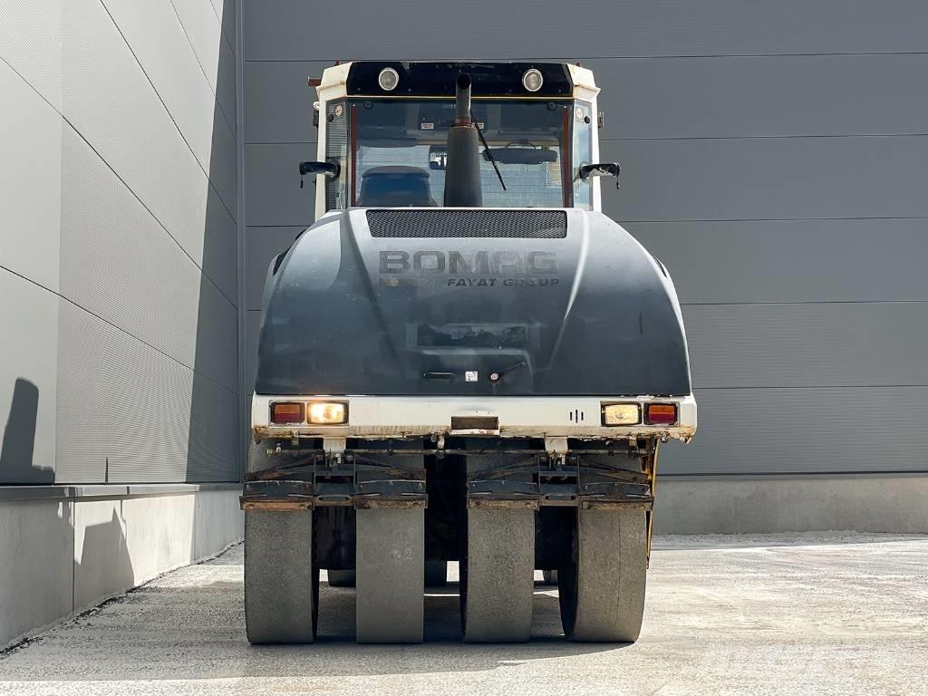 Bomag BW 24 RH مداحل ذات إطارات هوائية