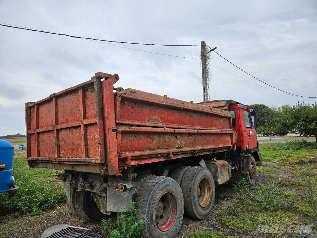 Tatra 138 S3  6x6 شاحنات قلابة