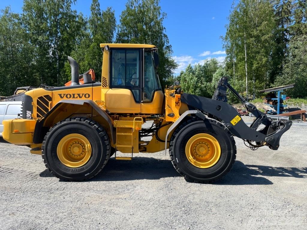 Volvo L 90 F لوادر بعجل