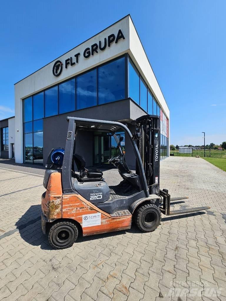 Toyota 02-8 FGKF 20 شاحنات LPG