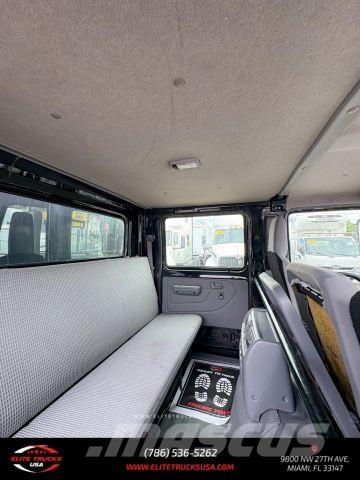 Hino 195 شاحنات أخرى