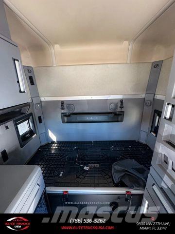 Mack Anthem شاحنات أخرى