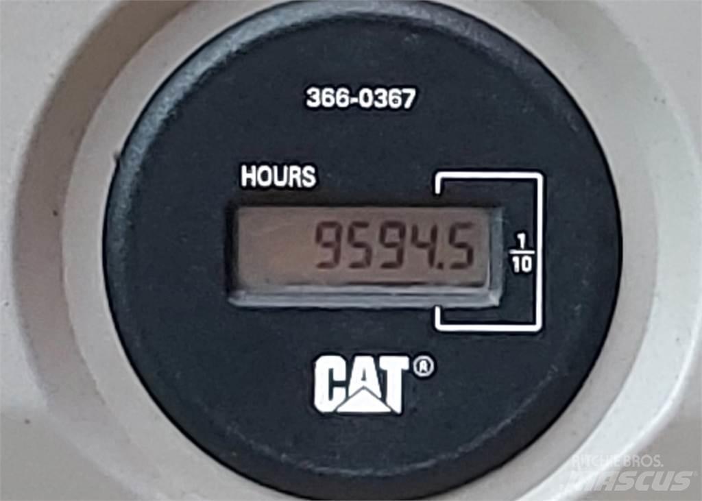 CAT 326FLN حفارات زحافة