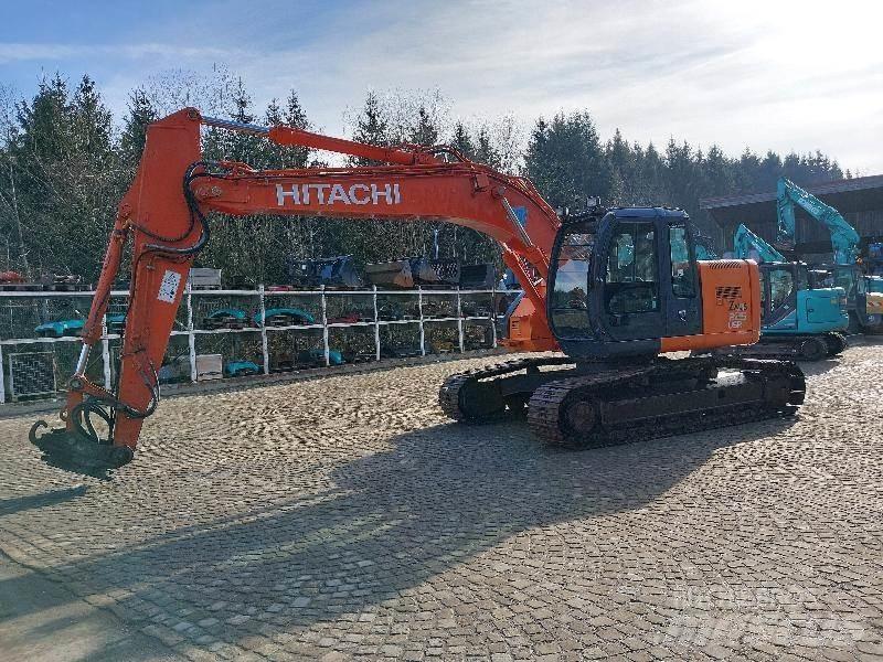 Hitachi ZX225USRLC حفارات زحافة