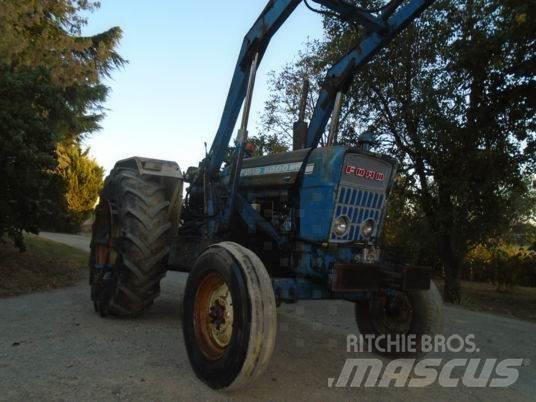 Ford 5000 5000 الجرارات