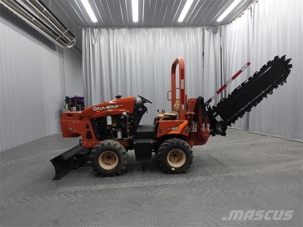 Ditch Witch rt45 ماكينات حفر خنادق