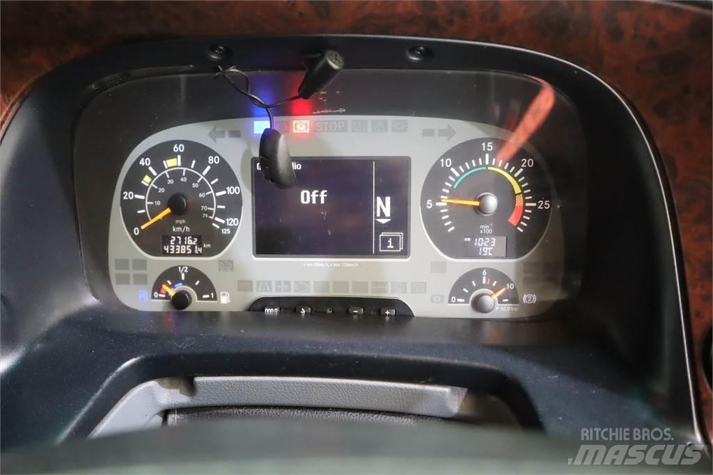 Mercedes-Benz ACTROS 1846 شاحنات ذات هيكل صندوقي