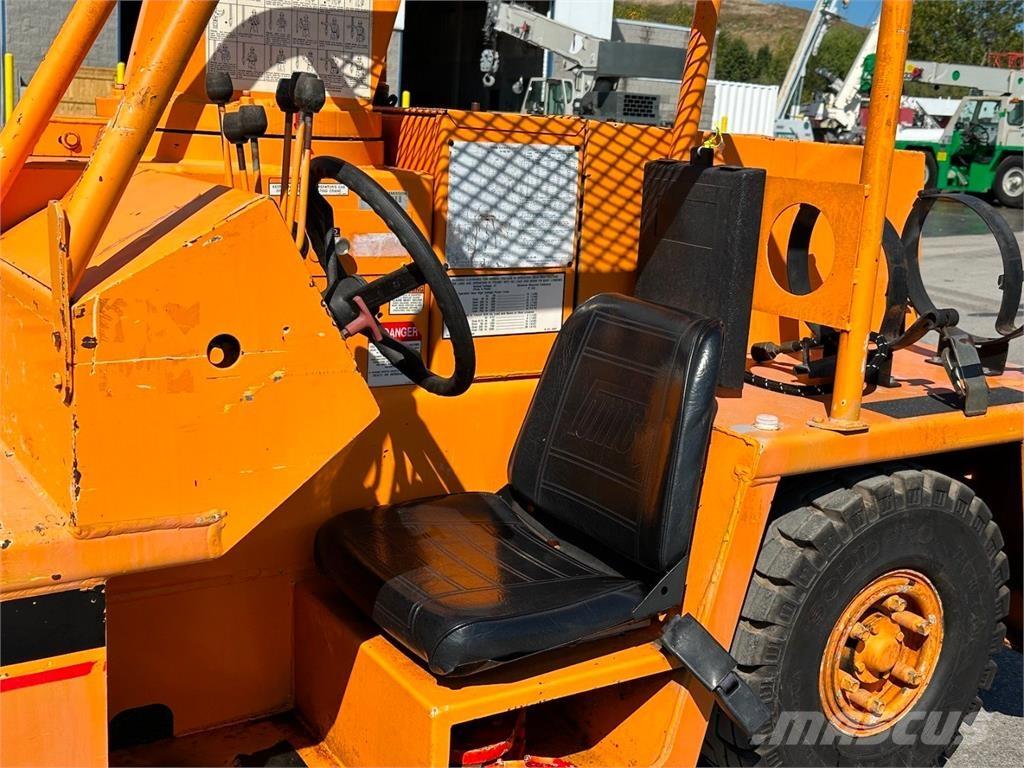 Broderson IC-35-2B رافعات الطرق الوعرة