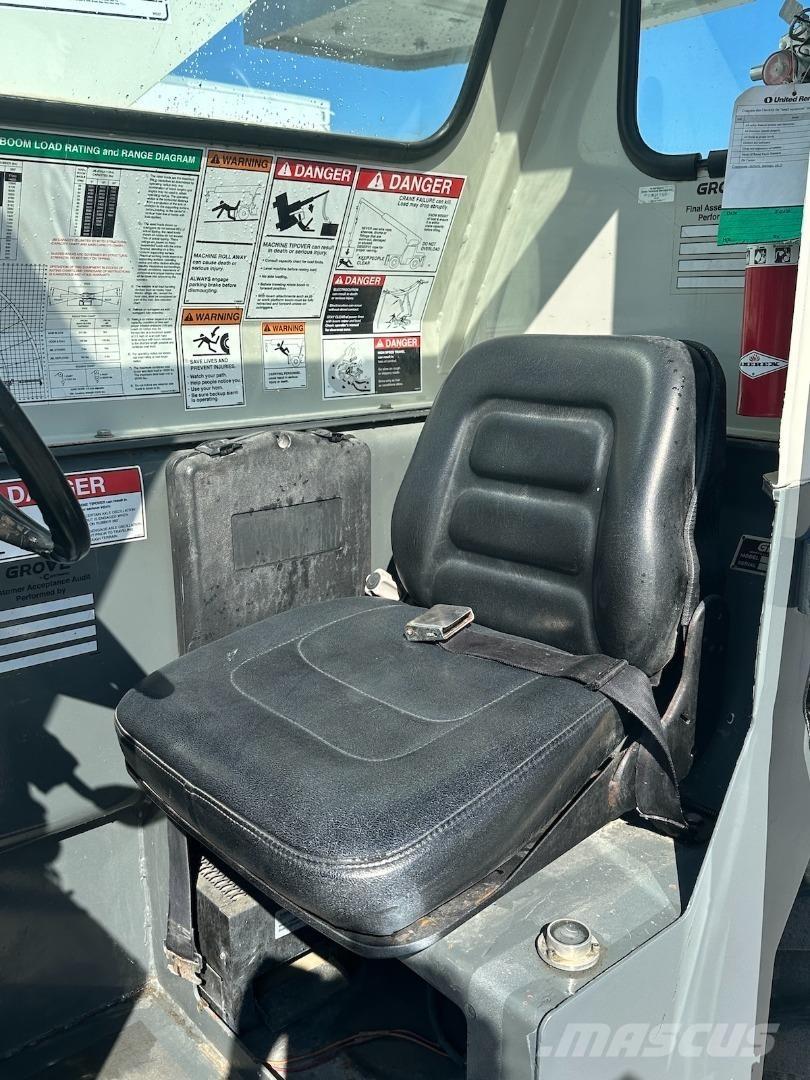 Grove YB5515 رافعات الطرق الوعرة