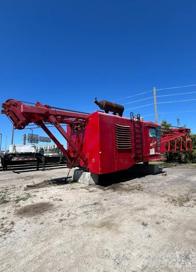 Manitowoc 4100W S2 رافعات مجنزرة
