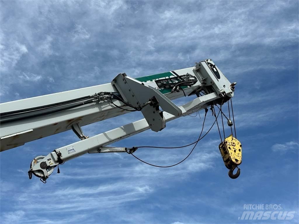 Mantis 3612 رافعات مجنزرة