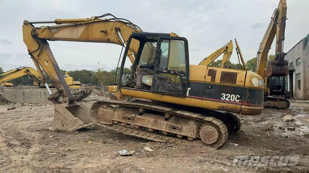CAT 320 C حفارات زحافة