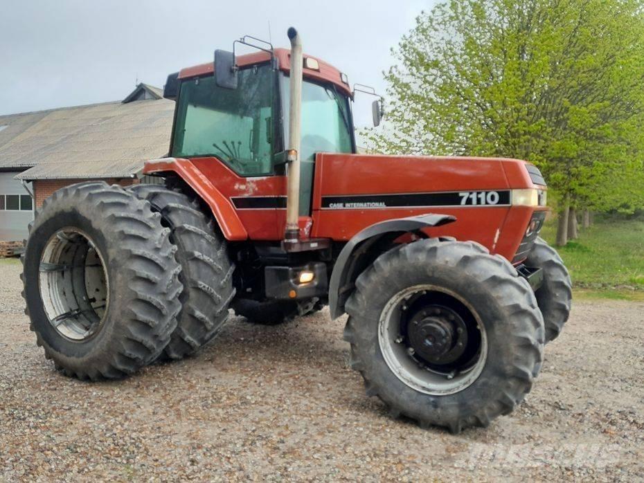 Case IH Magnum 7110 الجرارات
