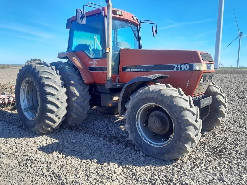 Case IH Magnum 7110 الجرارات