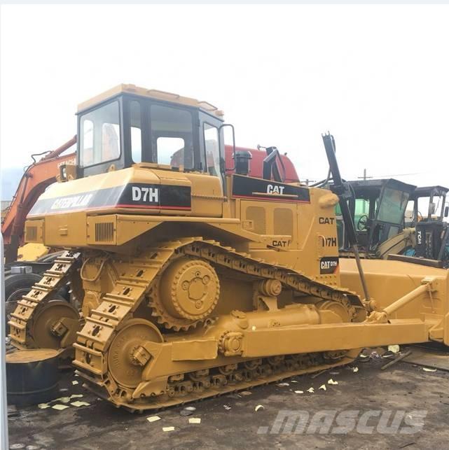 CAT D7H بلدوزرات مجنزرة