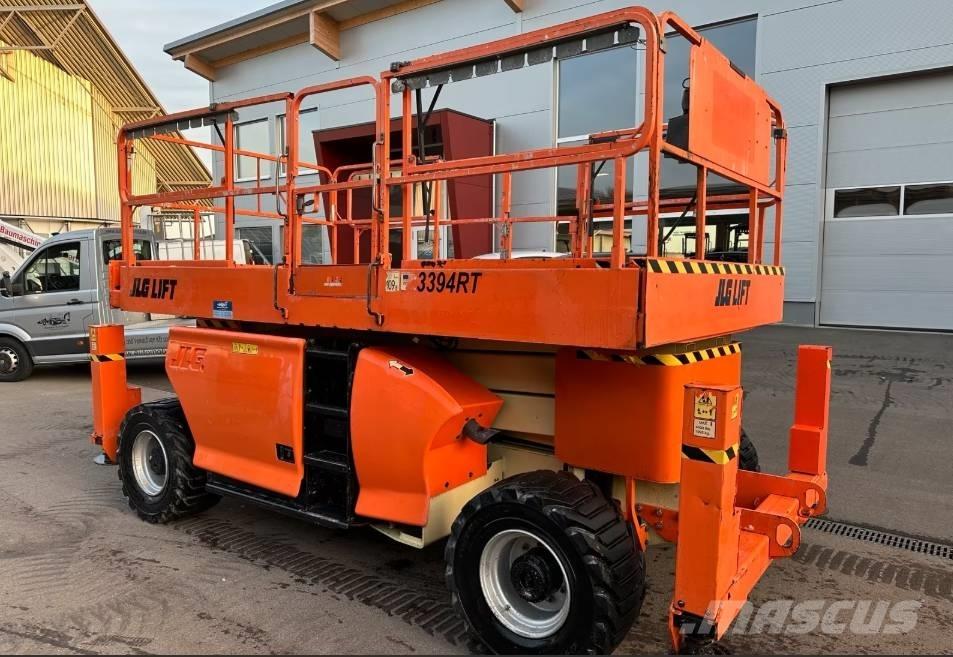 JLG 3394 RT رافعات مقصية الشكل
