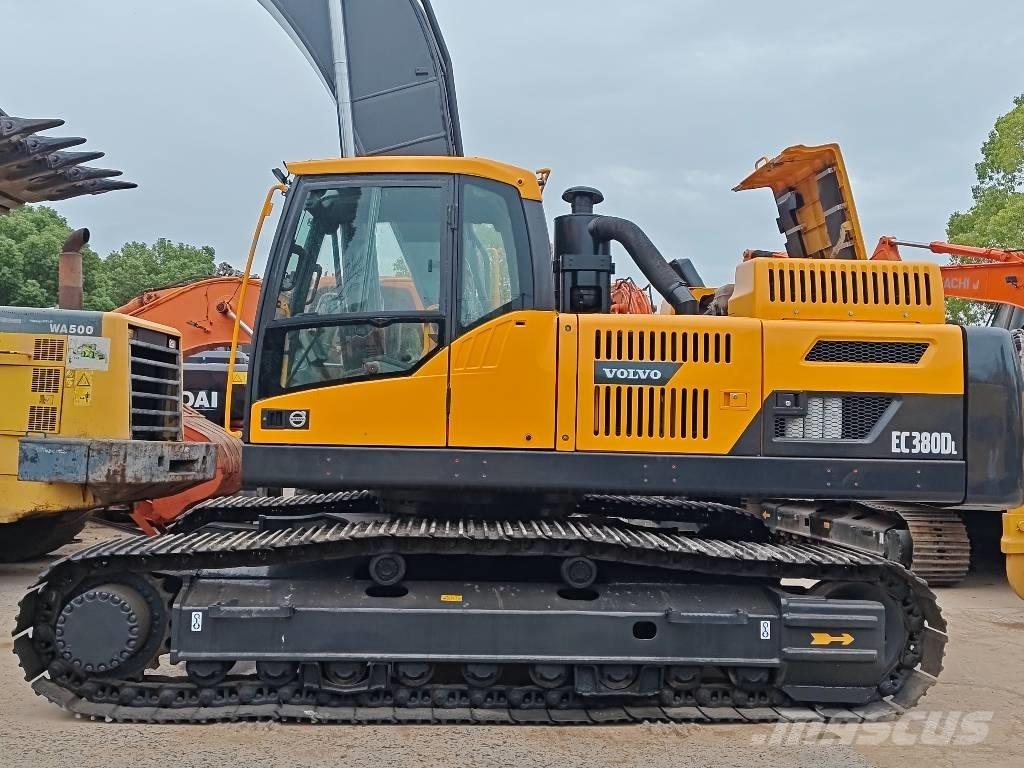 Volvo EC 380 D L حفارات زحافة