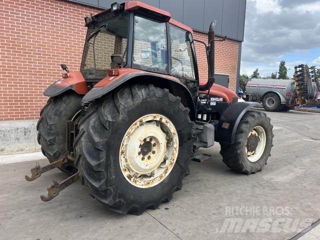 New Holland M160 الجرارات