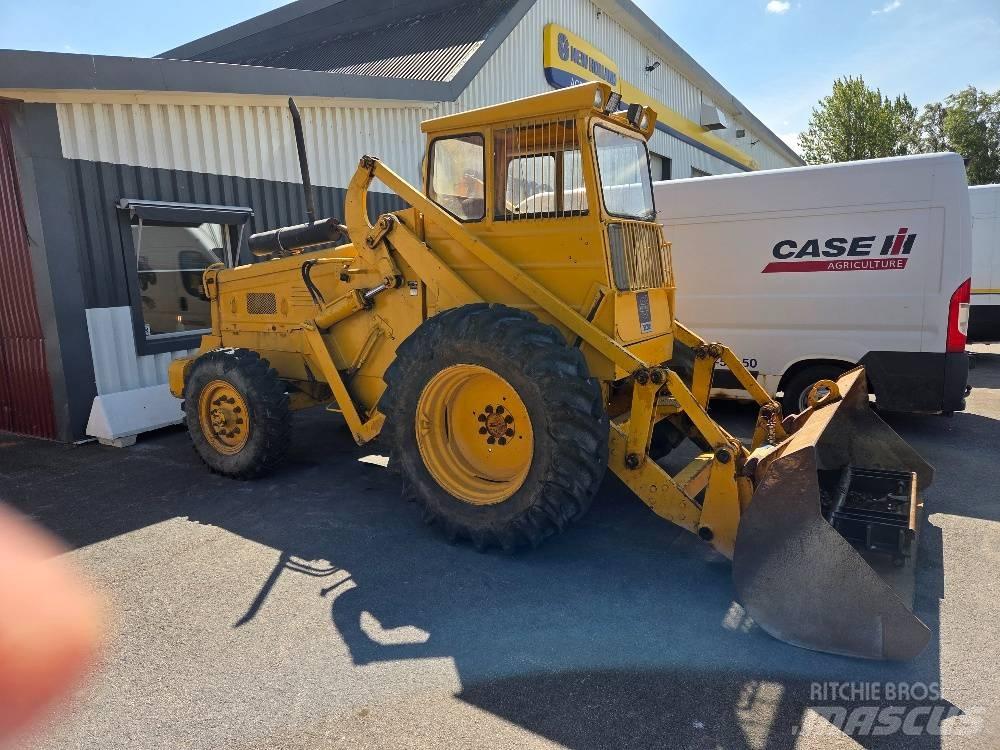 BM Volvo 621 لوادر بعجل