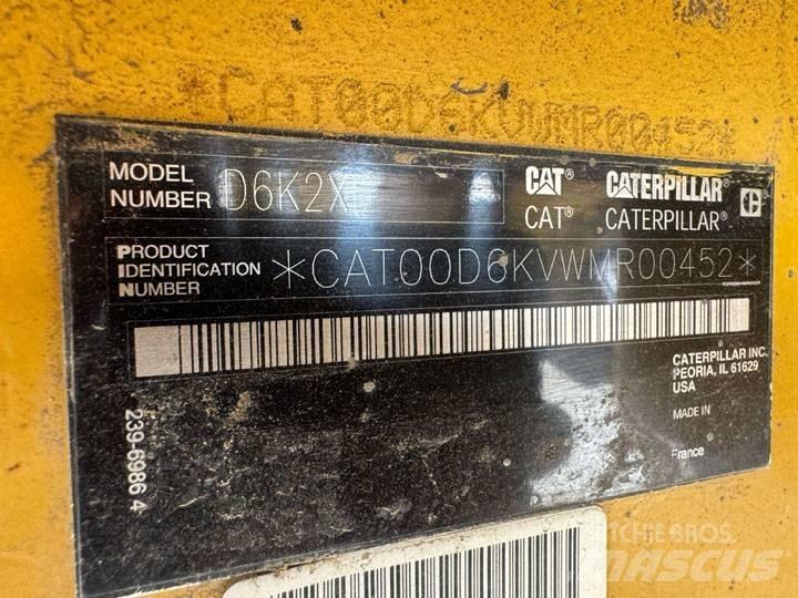 CAT D 6 K 2 XL بلدوزرات مجنزرة