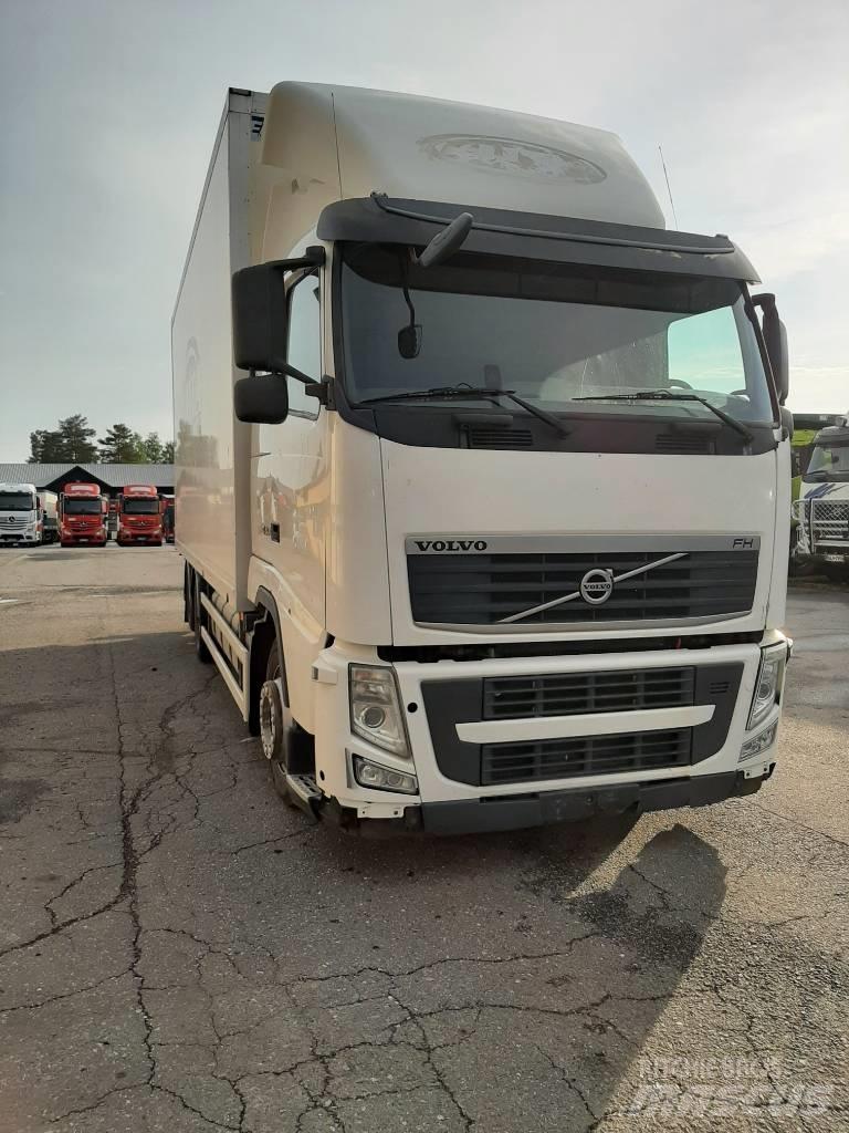 Volvo FH 13 شاحنات ذات هيكل صندوقي