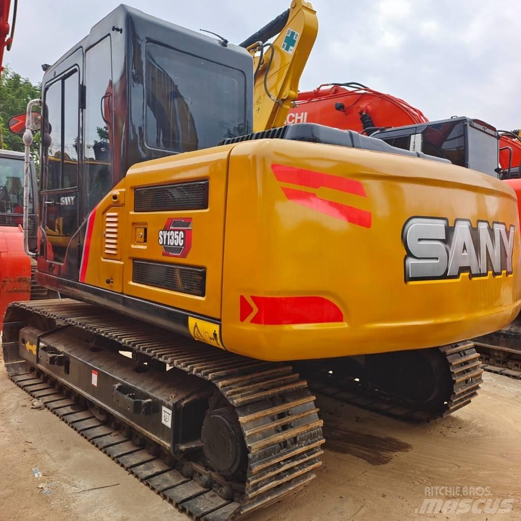 Sany SY 135 C حفارات زحافة