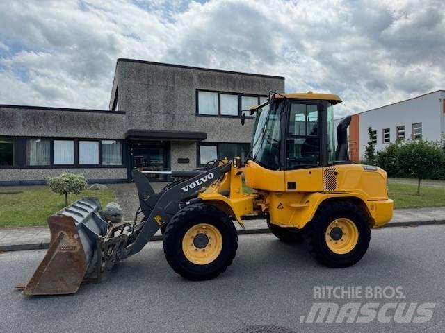 Volvo L 35 G لوادر بعجل