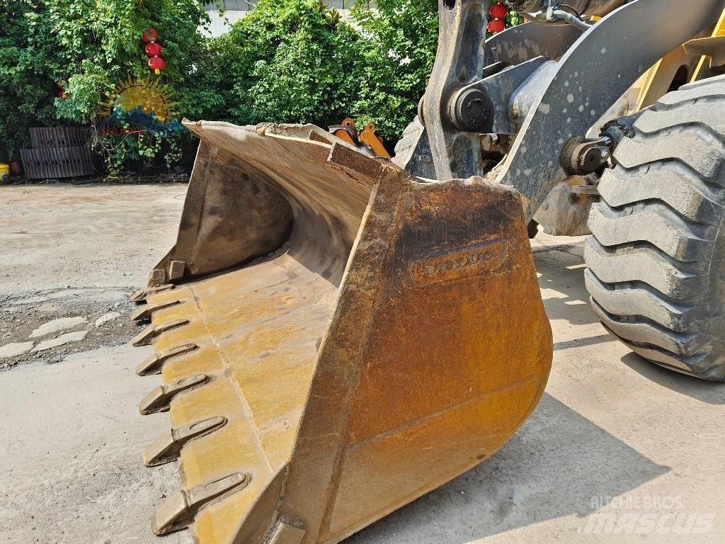 Volvo L 105 لوادر بعجل