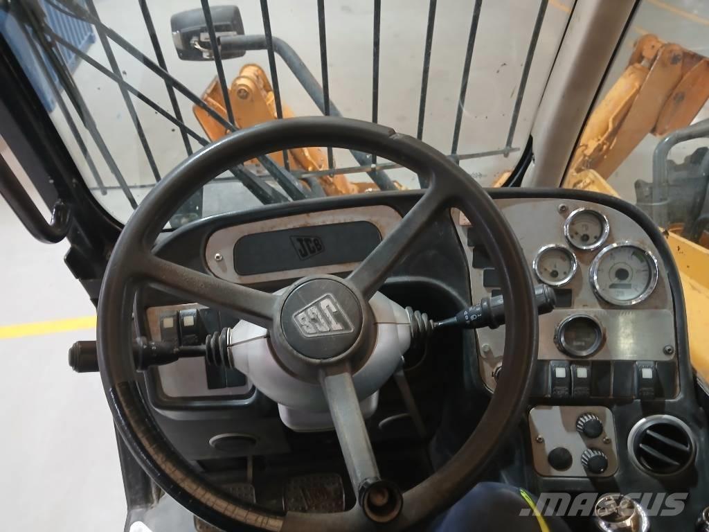 JCB 535 V 125 مناولات متداخلة