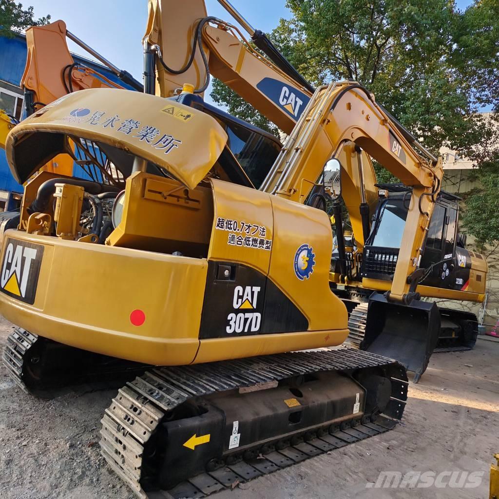 CAT 307 D حفارات زحافة